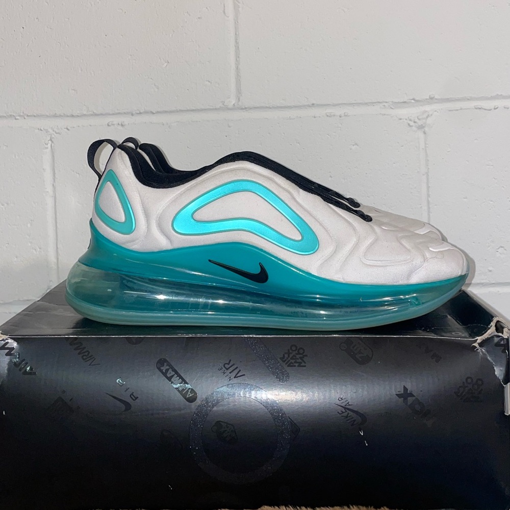 Men’s Nike Air Max 720 Size 8.5